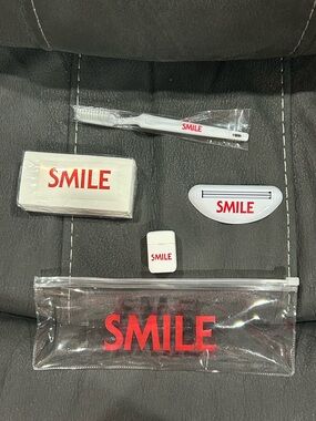 Smile movie toiletry bag! Official!